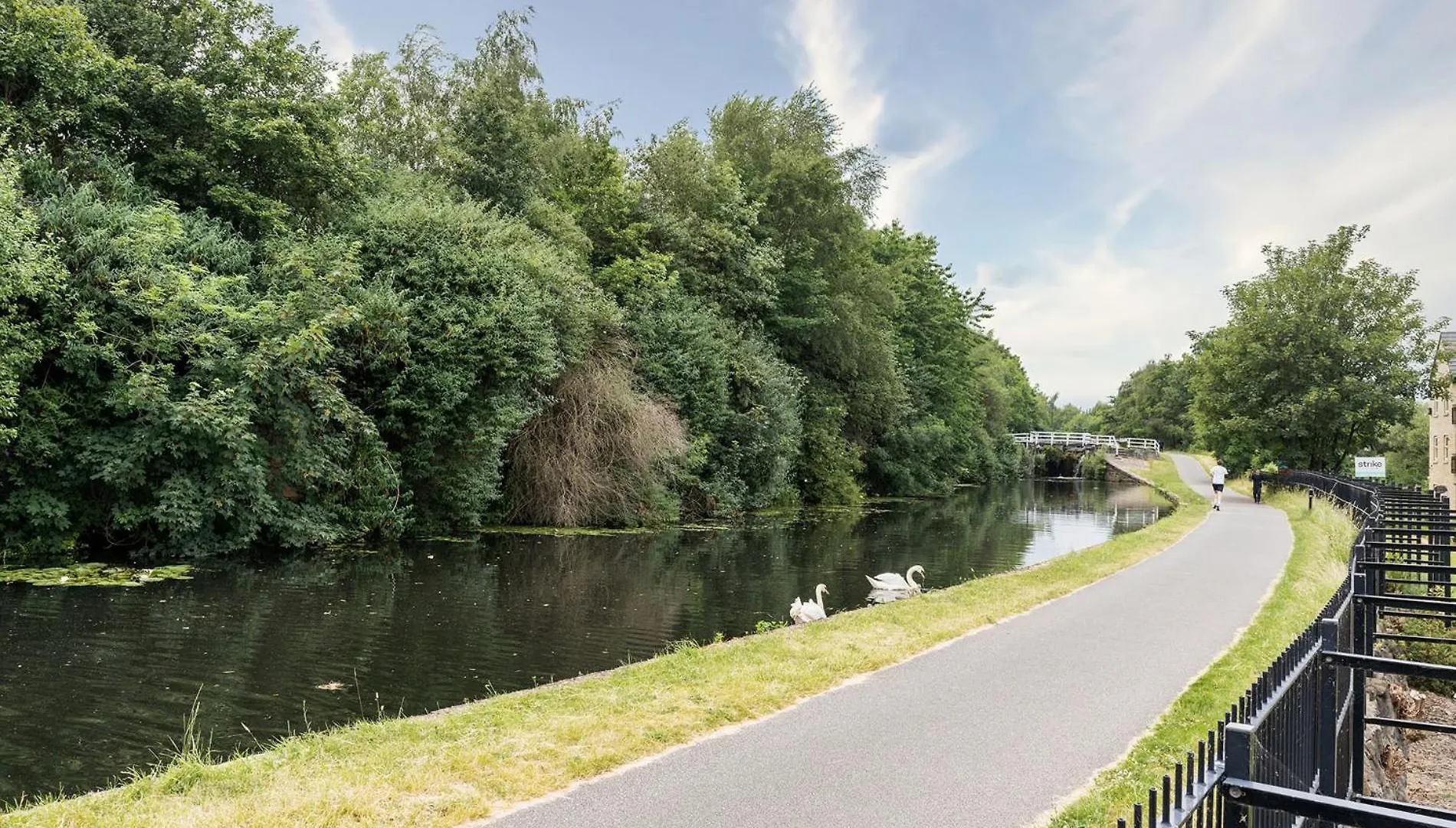 Canal-Side Townhouse Free Parking City Location Leeds  Hébergement de vacances